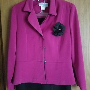 Jessica Howard Two Pc Skirt Suit Size 12